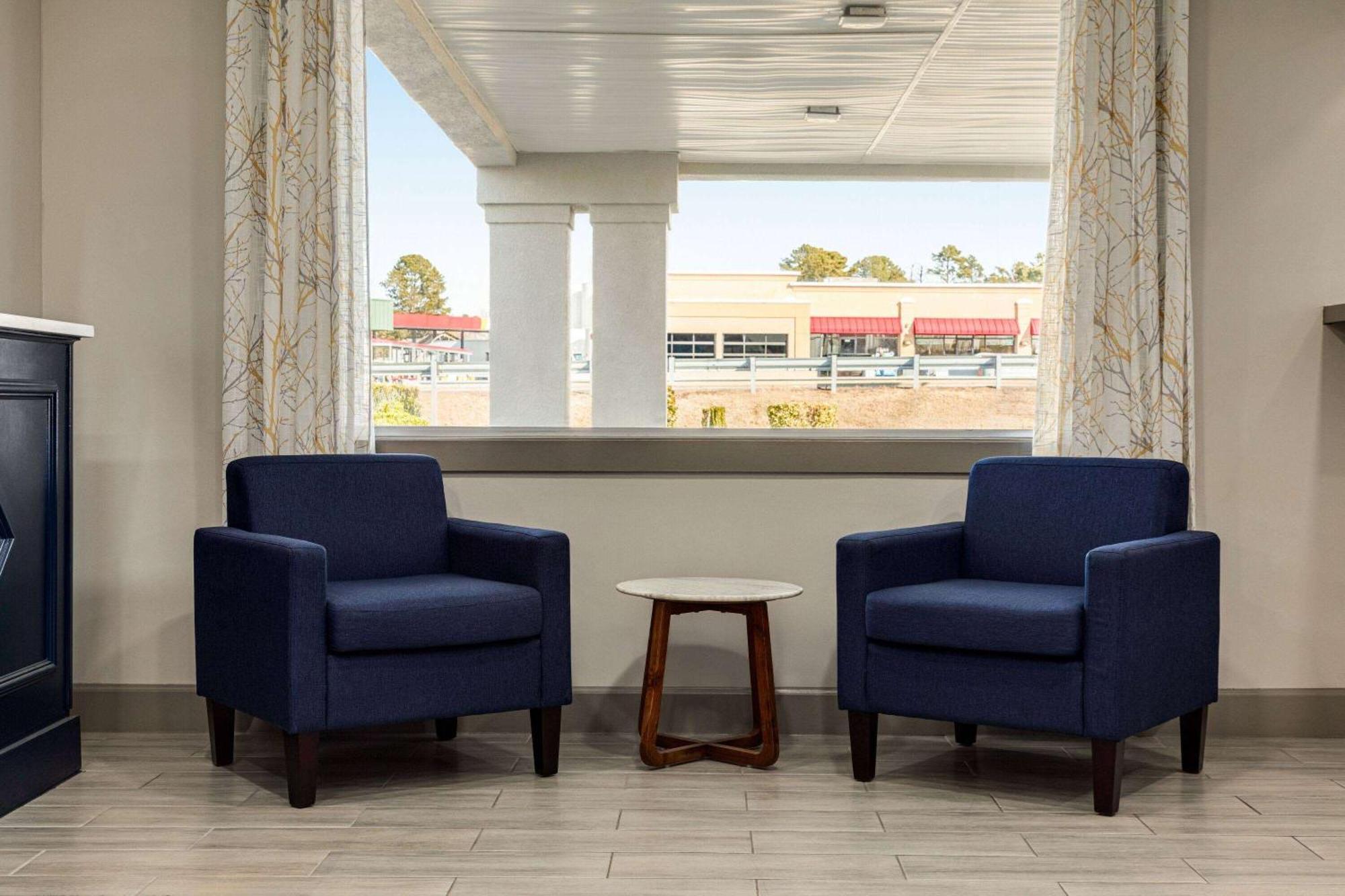 Days Inn By Wyndham Emporia Eksteriør billede